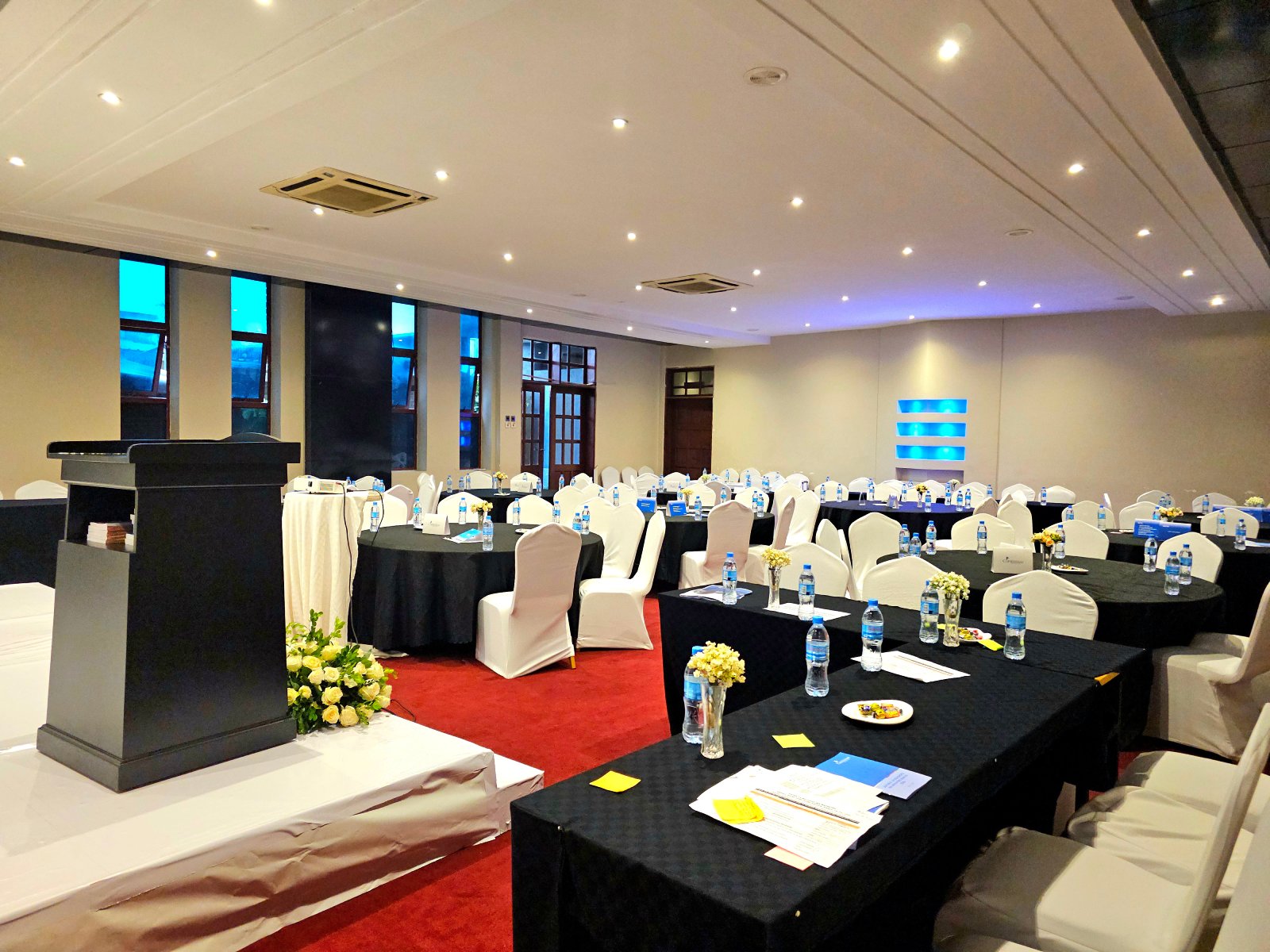 Conference Halls Image 12