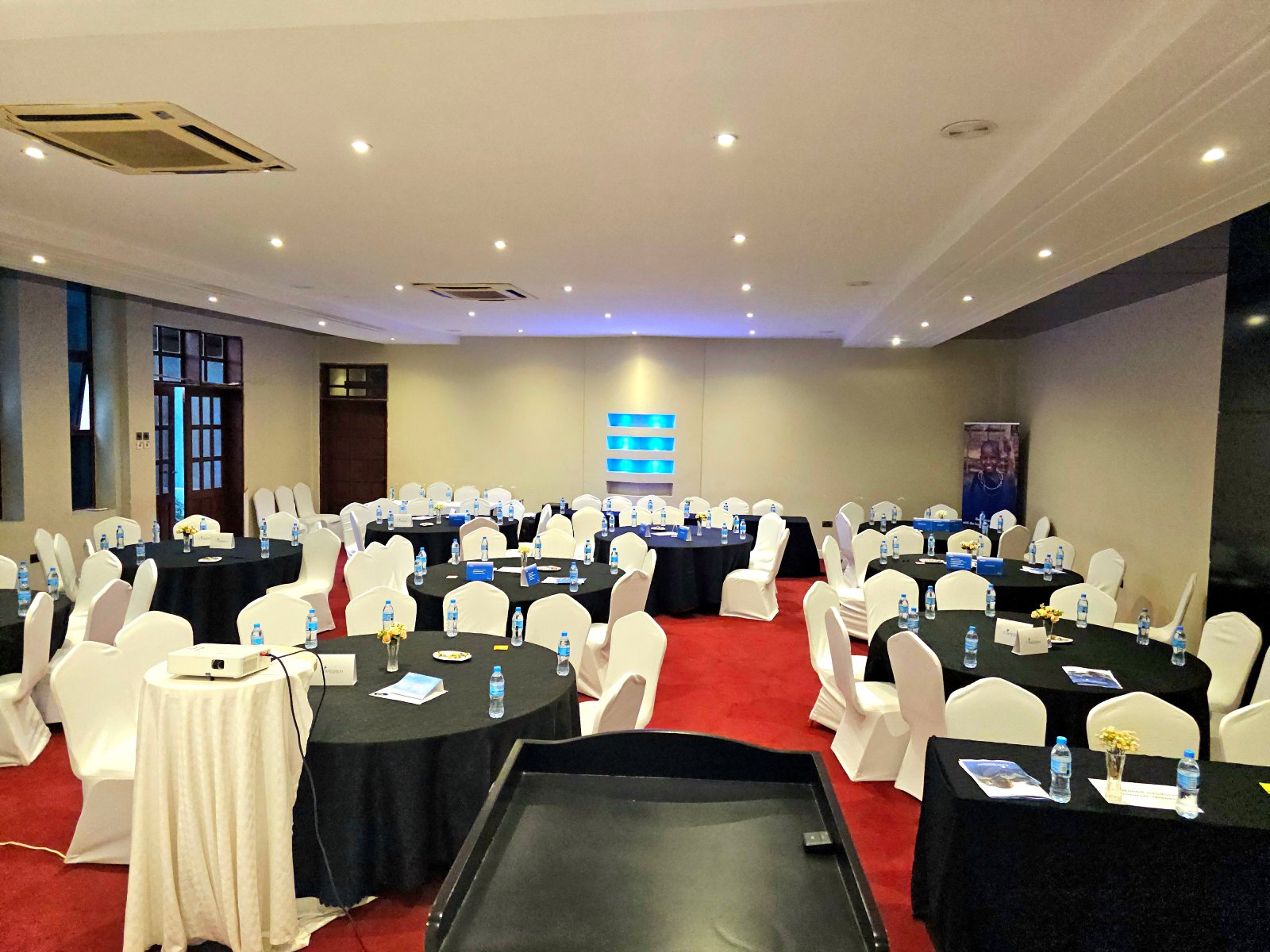 Conference Halls Image 8